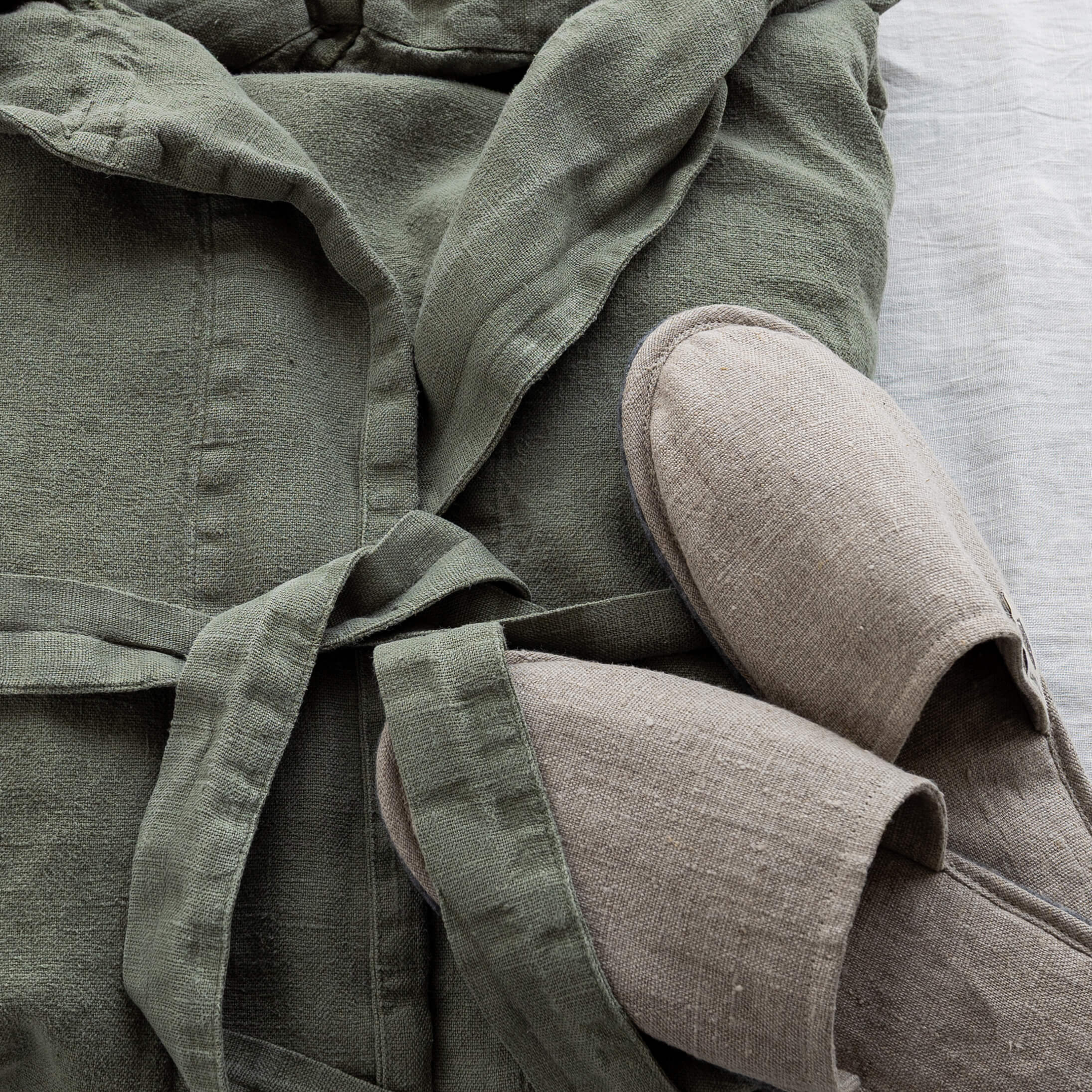 Moss green linen bathrobe and rustic linen slippers gift set in heavyweight 260 g/m² European linen