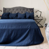 Our linen bedspreads are extremely versatile, fitting into a wide range of interiors and complementing them perfectly, adding new colours and emotions.