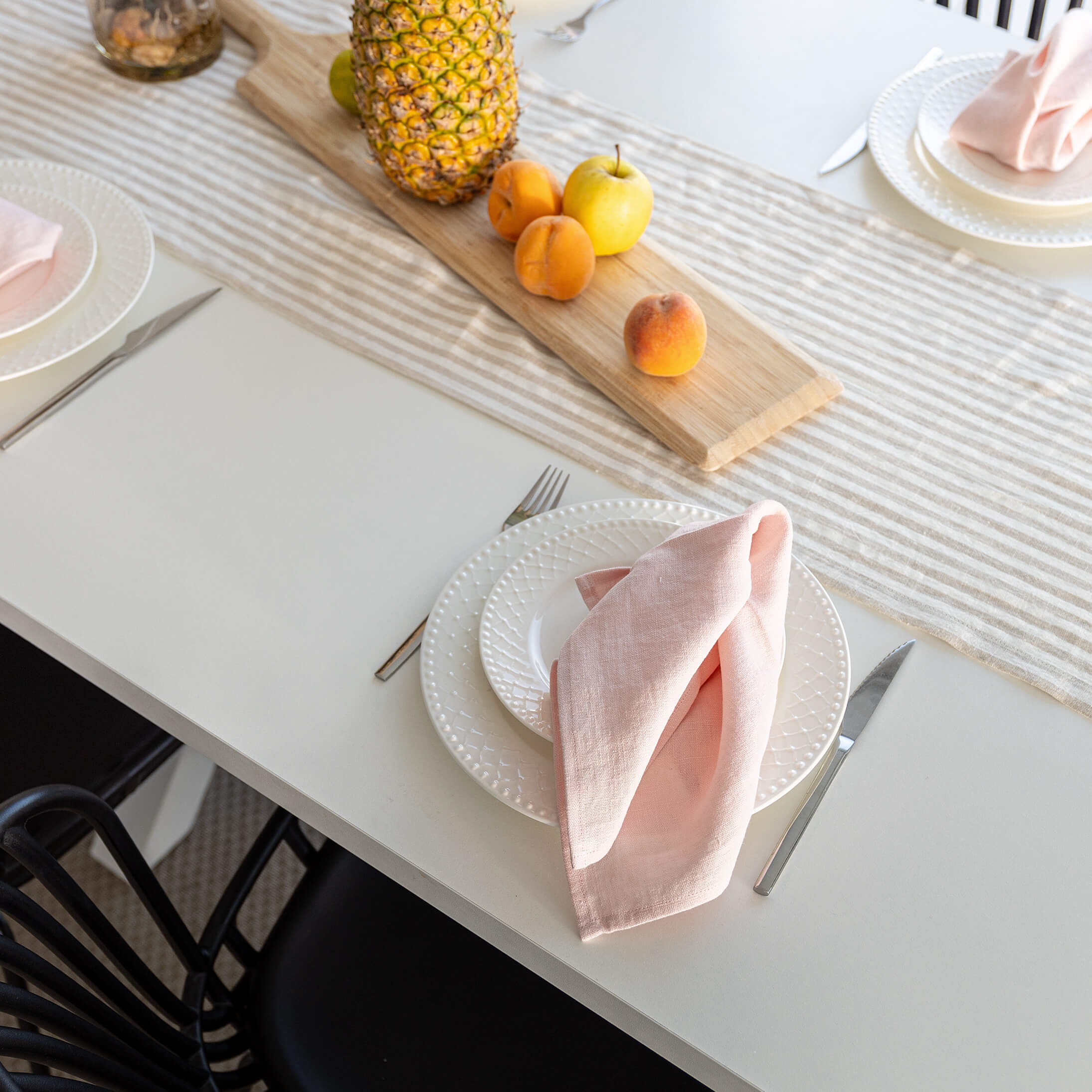 Introducing our quartz rose linen napkins set, designed to elevate your dining experience with a touch of warmth and charm. Crafted with care, these napkins are the perfect companions for your culinary adventures.
