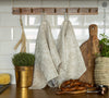 The royal floral pattern tea towels made of natural linen are durable, making them the ideal companions for your daily culinary adventures. Carefully and precisely crafted, our linen tea towels are not only practical but also add colour and sophistication to your kitchen.