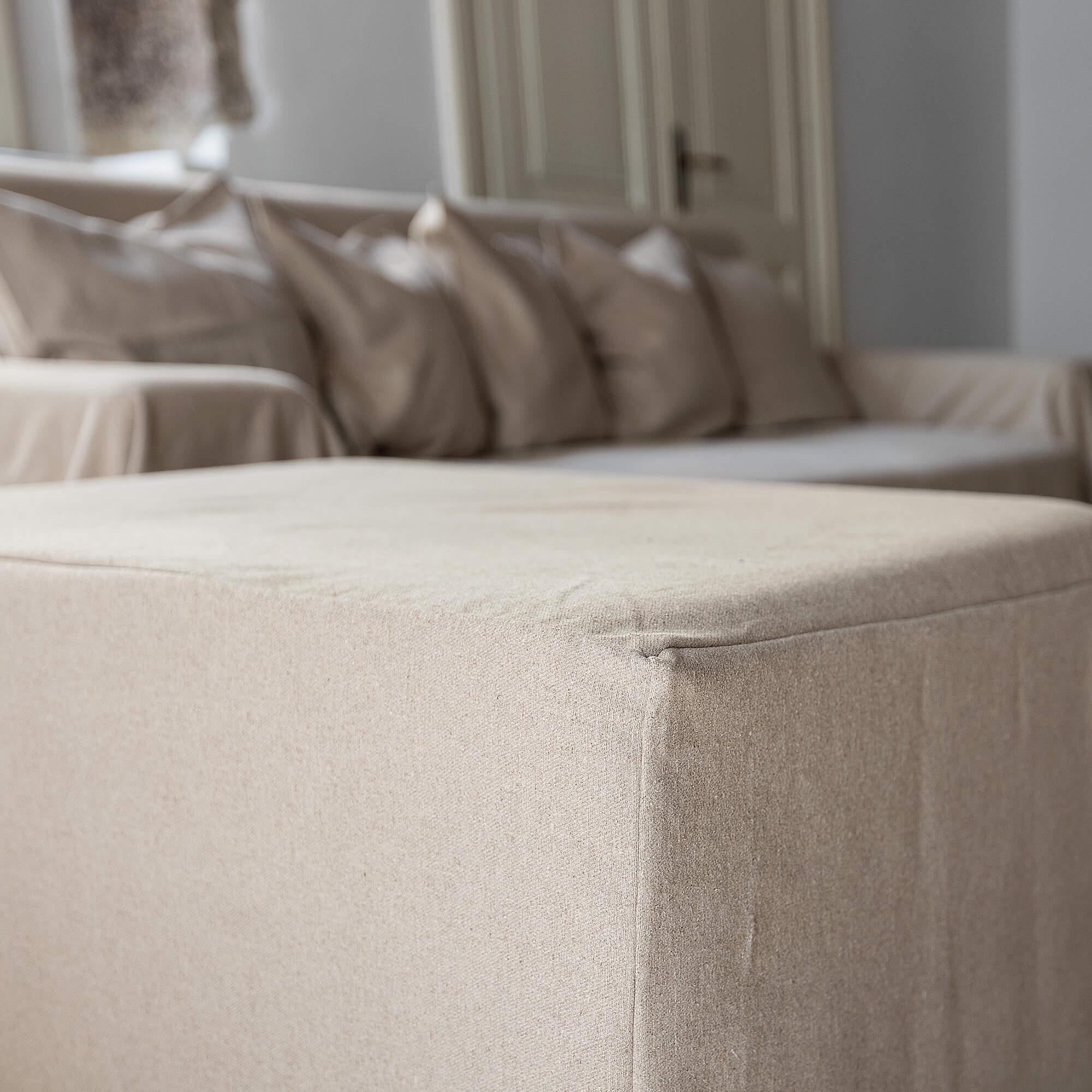 Our new rustic heavy unbleached linen ottoman cover – the ultimate solution for giving your ottoman a fresh look and upgrading your interior. Crafted with care, our ottoman cover made from the highest quality linens, available in a range of colours.