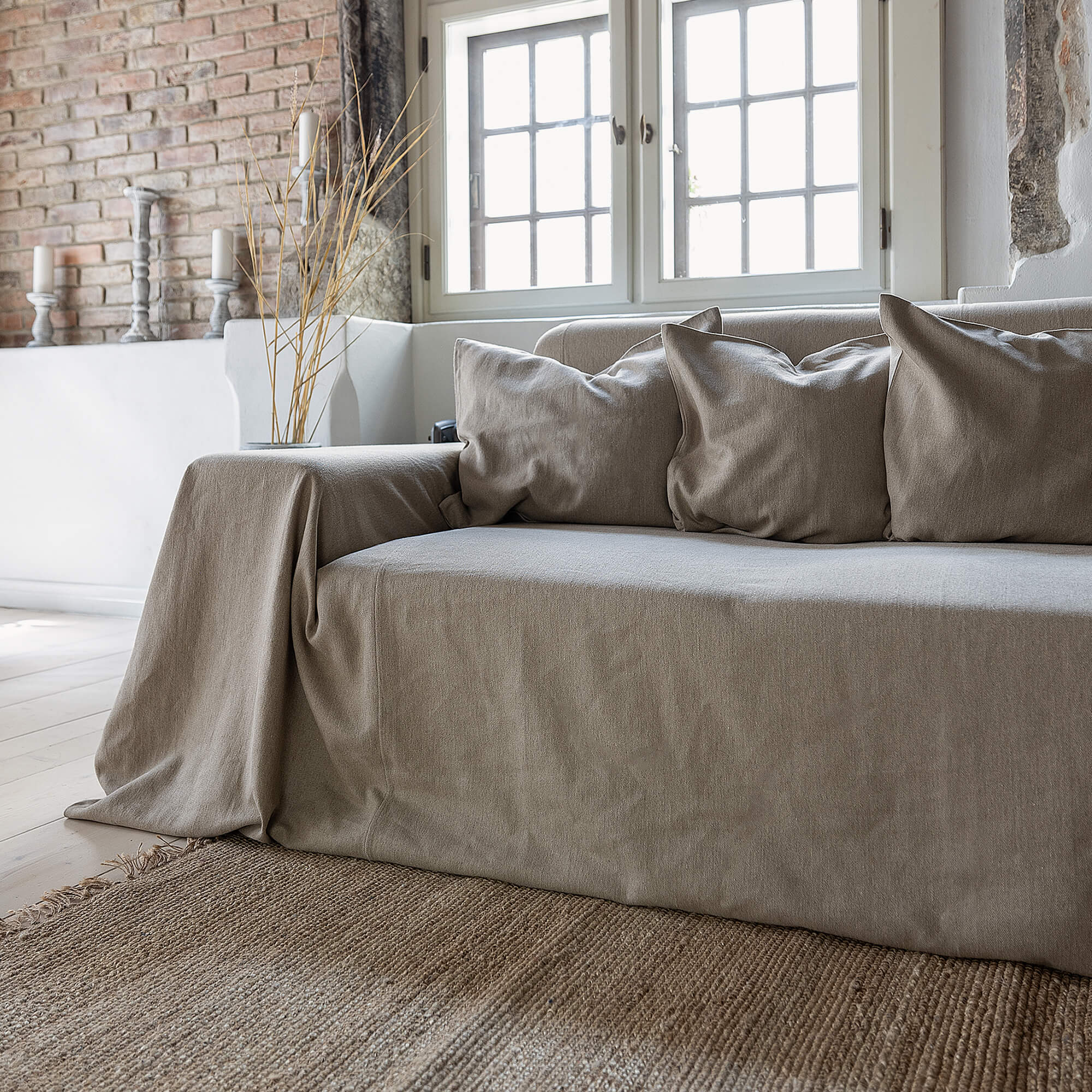 Our heavy rustic unbleached linen couch cover a stylish way to change up the look of the room. If you're a pet owner, rest assured that your beloved companions can enjoy lounging on the couch without causing any damage.