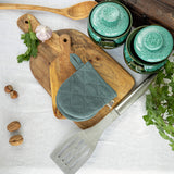 The linen oven mitt come in a variety of pastel and rich colours, which are a perfect match for our other home textiles.