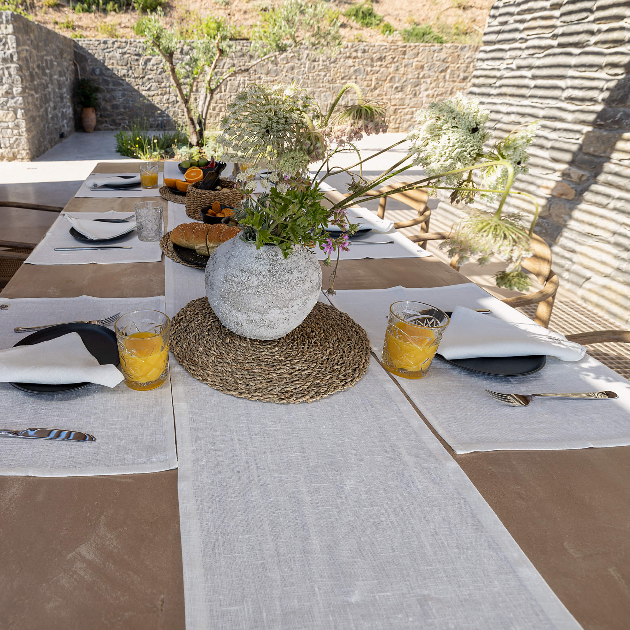 Give your table a touch of distinction and decoration with our antique white linen table runner. Use the table runner on its own or combine it with a linen tablecloth, placemats or napkins.