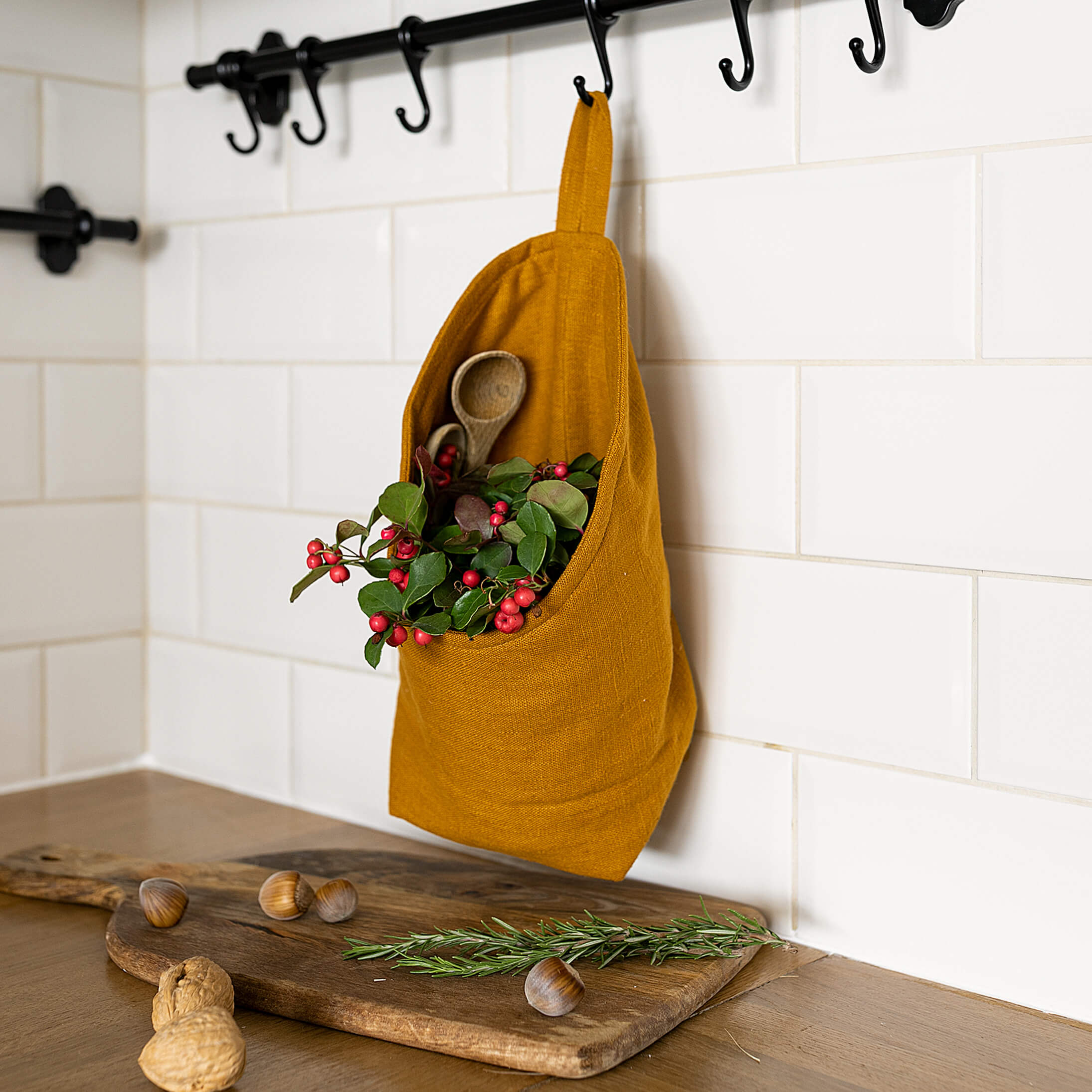 From spices to tools and much more, the linen bags are the perfect place to put your spices, utensils and more.
The linen kitchen bags are made using leftover linen textiles from our other linen products.