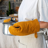 The linen oven mitt come in a variety of pastel and rich colours, which are a perfect match for our other home textiles.
