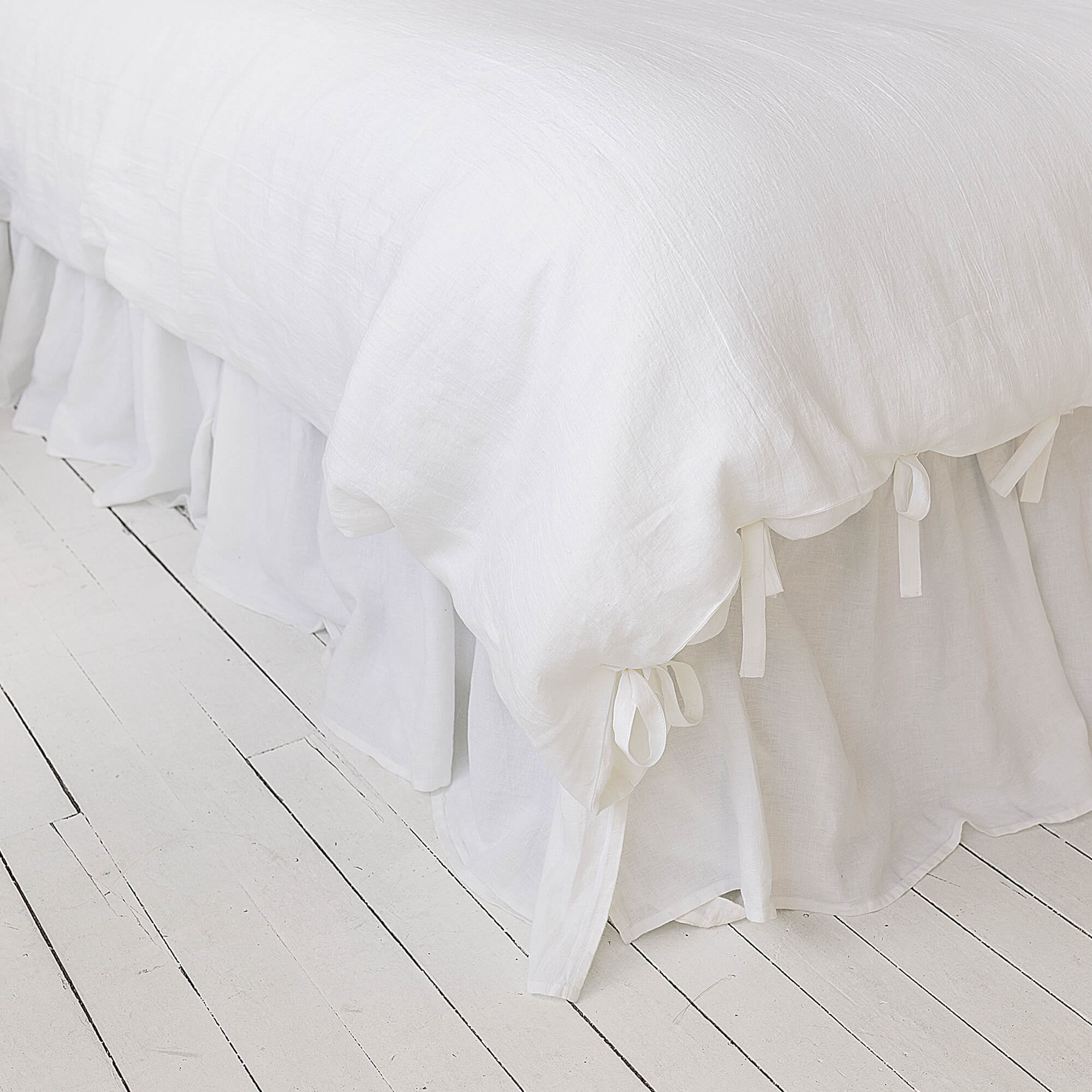 Bright White linen duvet cover will grant luxurious comfort and will give your bed new elegant look. This natural linen duvet cover combines comfort and elegance, and gives you the opportunity to enjoy all the qualities of natural linen.