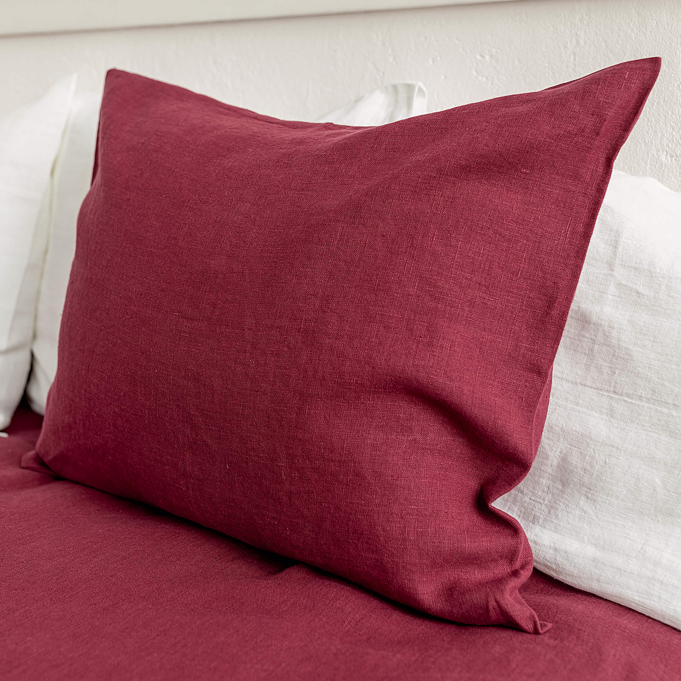 Linen pillows would fit interiors from minimalist to classic, from Scandinavian to country style.
Mix and match the colours of the throw pillows and create a unique atmosphere at home.
