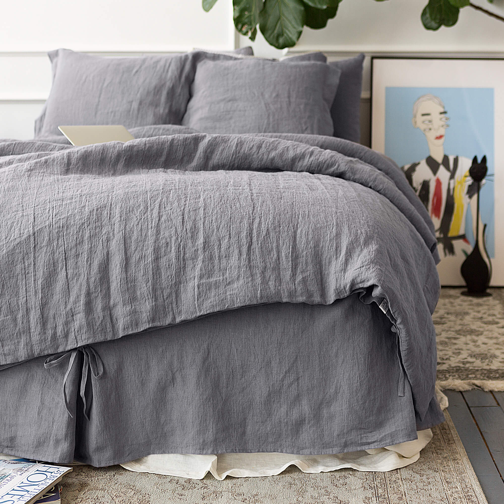 Charcoal Grey linen duvet cover will grant luxurious comfort and will give your bed new elegant look. This natural linen duvet cover combines comfort and elegance, and gives you the opportunity to enjoy all the qualities of natural linen.