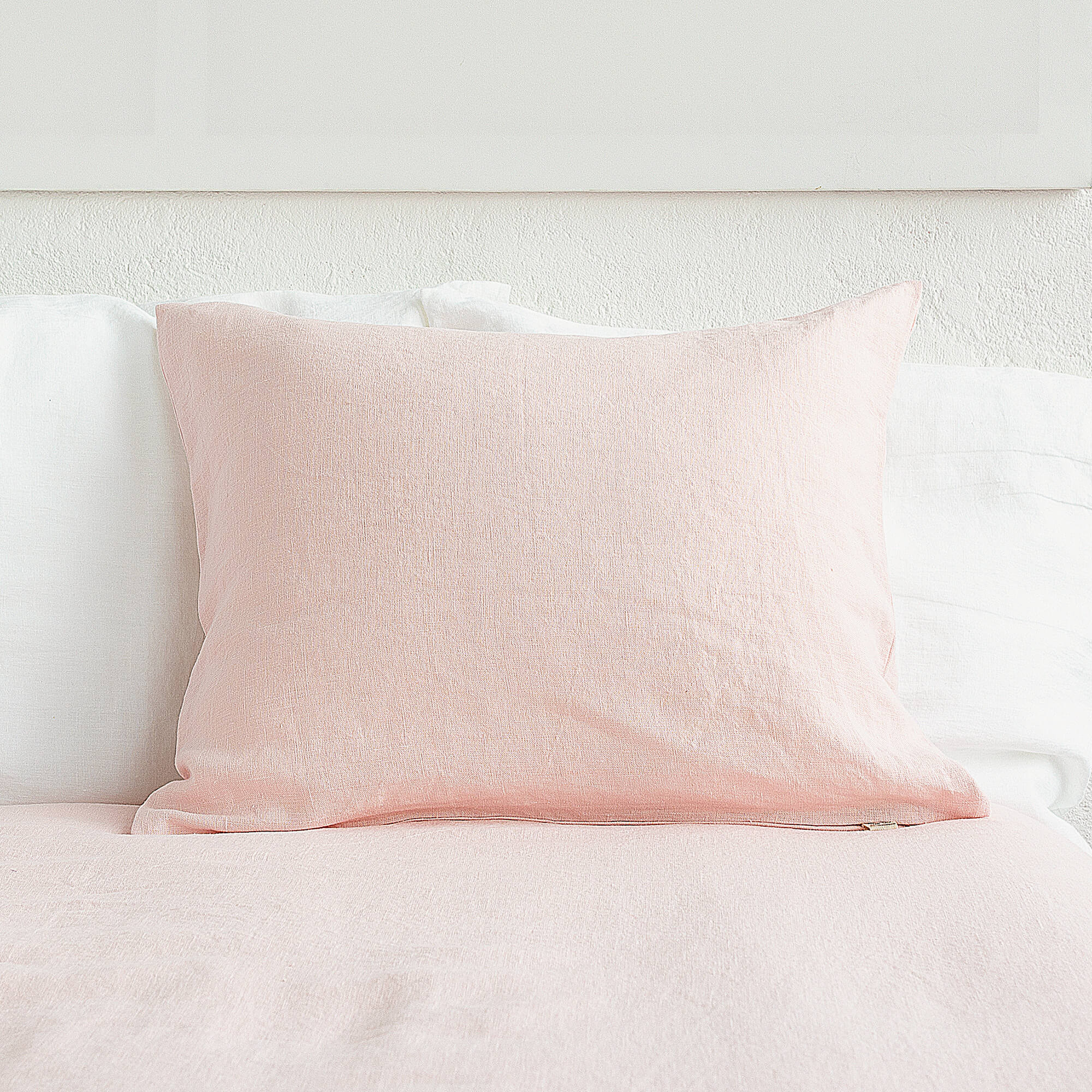  Linen pillows would fit interiors from minimalist to classic, from Scandinavian to country style.
Mix and match the colours of the throw pillows and create a unique atmosphere at home. 