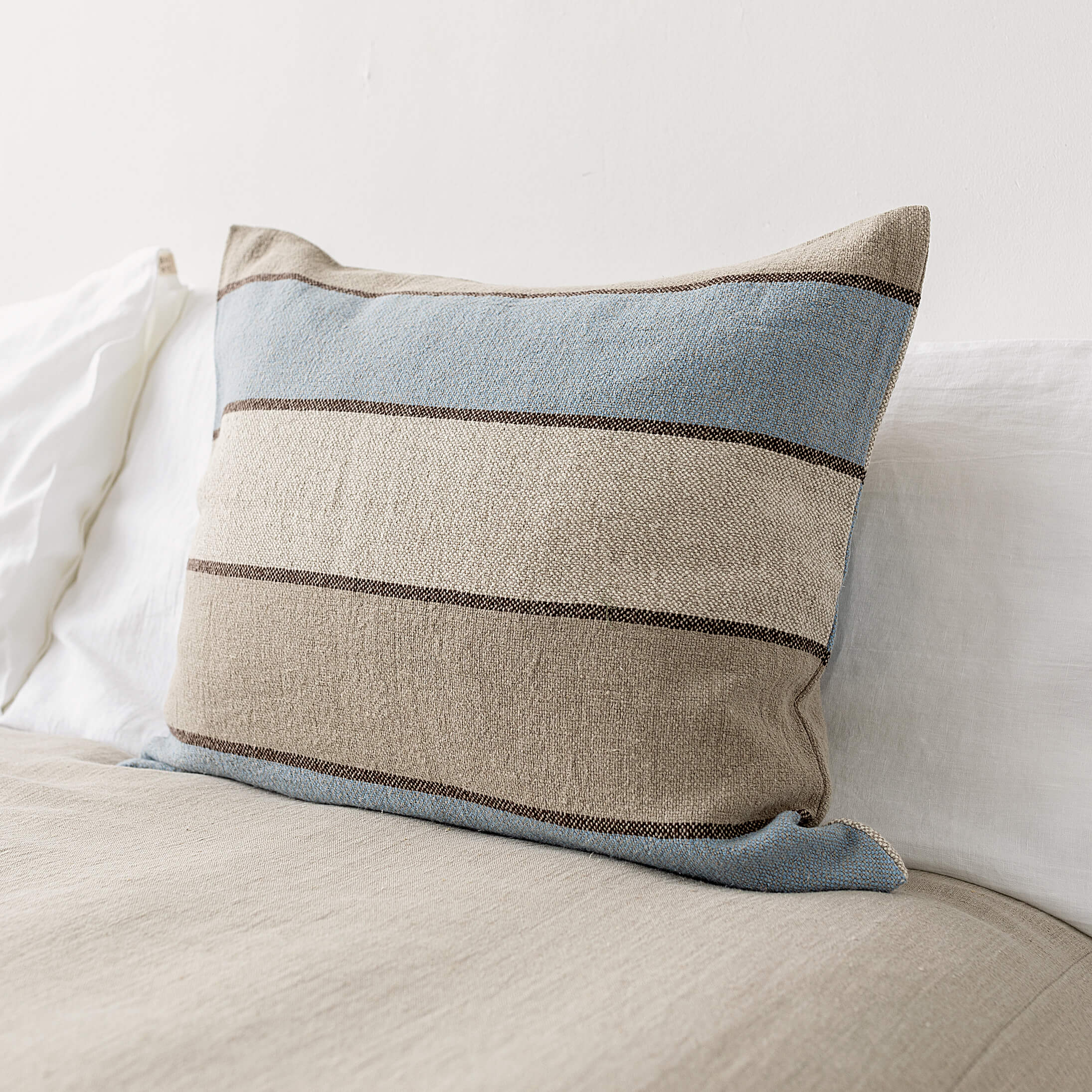 Sometimes it takes just a small detail to make a home interior complete, perfect and unique. And that little detail could be our multicoloured striped linen pillow sham with zipper.
