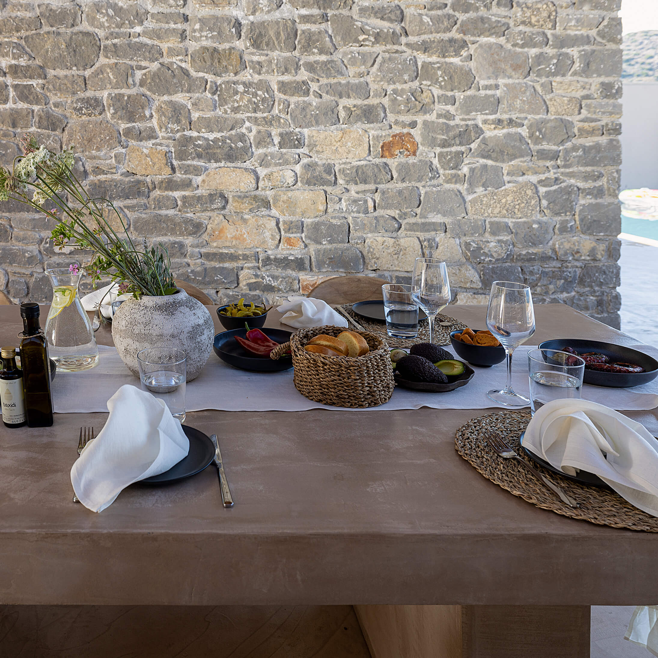 Introducing our optical white linen napkins set, designed to elevate your dining experience with a touch of warmth and charm. Crafted with care, these napkins are the perfect companions for your culinary adventures.