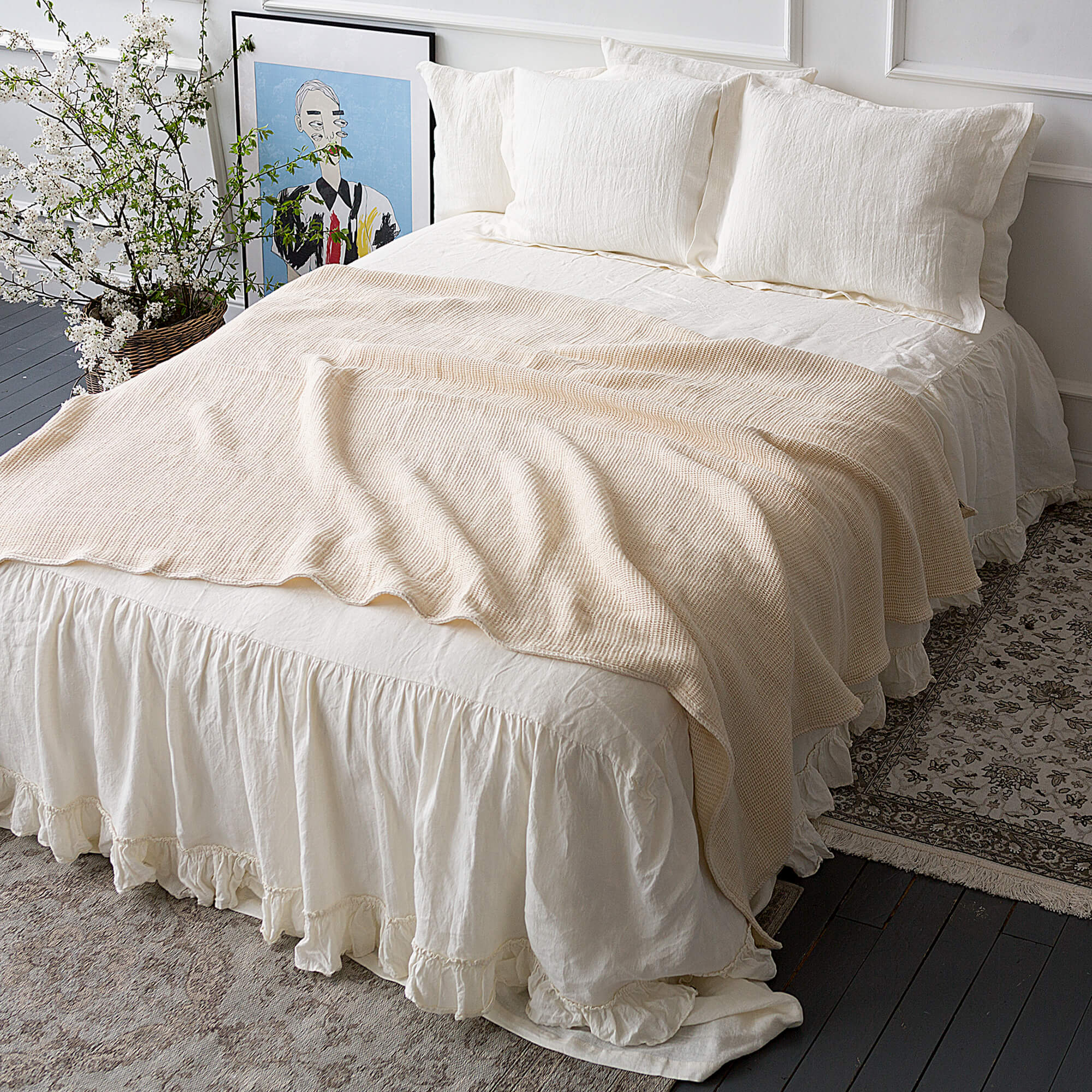 Introducing our charcoal grey linen bed valance, the perfect addition to complete your bedding look.
Whether you're looking to enhance the aesthetics of your bedroom or simply add a functional element to your bedding, our charcoal grey bed valance is a perfect choice.