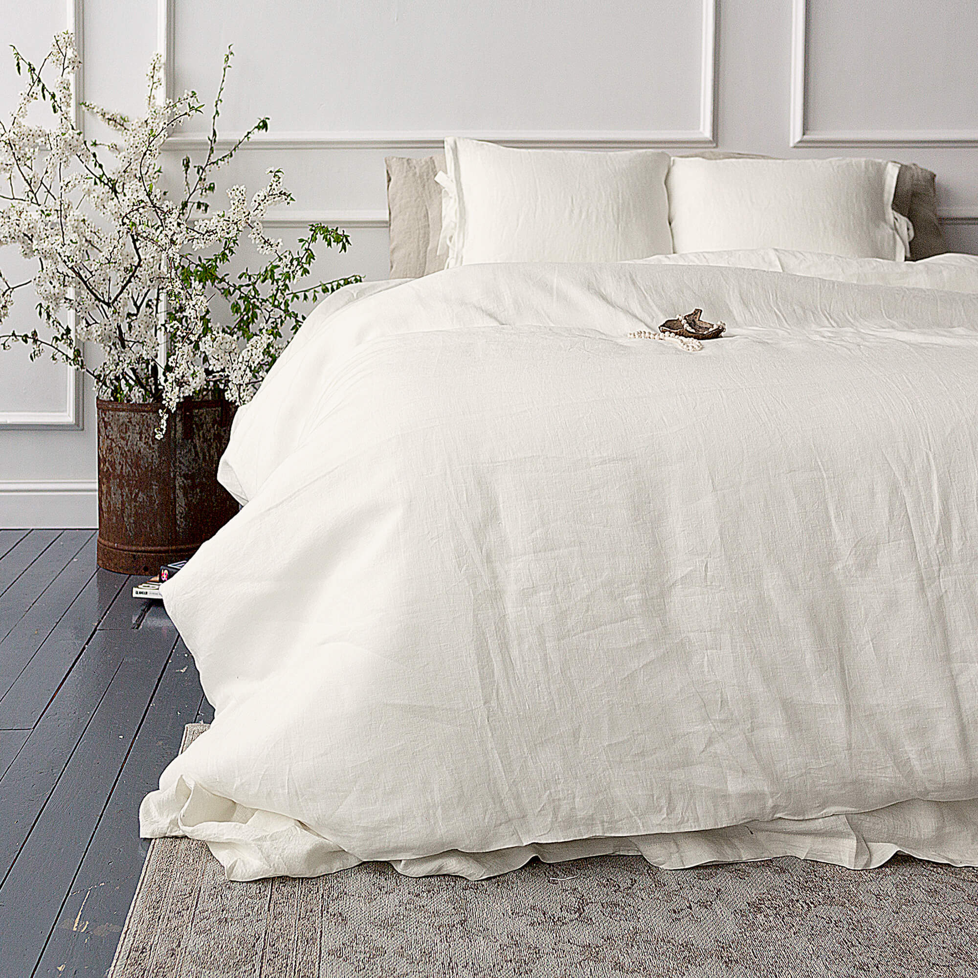 The off white linen duvet cover allows you to enjoy all the best qualities of natural linen: excellent breathability and heat regulation properties, wear resistance, and the aesthetics of linen fabric. Natural linen fabric is durable and will last for many years, so this cover will bring you joy for a long time and give your home an irreplaceable natural charm.