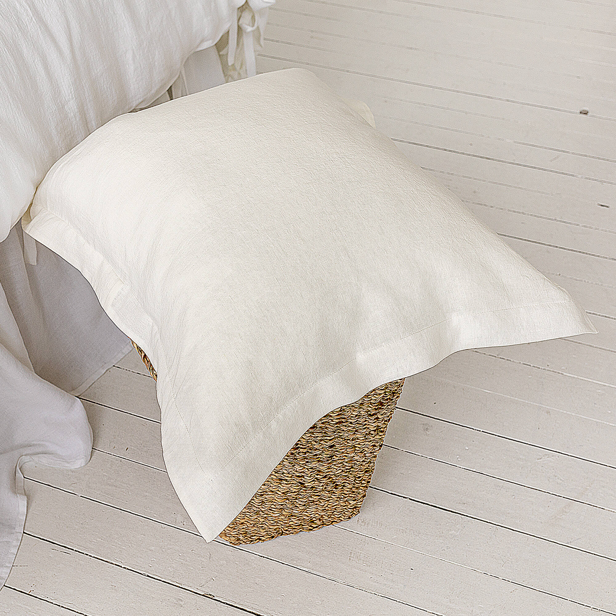 Our off white linen pillowcases is made from the softest and finest natural linen fabrics, giving your home an unmistakable elegance and style.