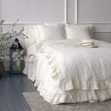 Our off white linen duvet cover with ruffles has an unmistakable classic French rustic style and a timeless design that never gets old and is always relevant. The natural linen fabric is hard-wearing and lasts for many years, so this cover will delight you for a long time and add an irreplaceable natural charm to your home.
