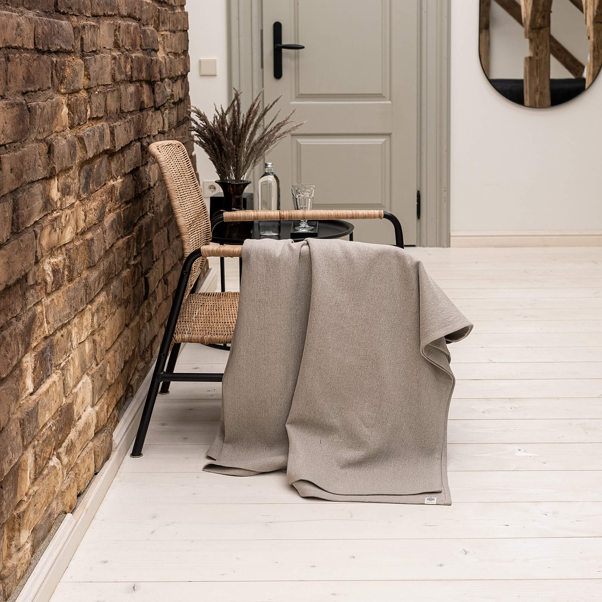 Rustic heavy linen throw designed to renew your bed with an extra touch of uniqueness, coziness and charm.
Whether draped elegantly over your bed as a bedspread or wrapped snugly around you on chilly nights, it's versatile enough to suit your needs.