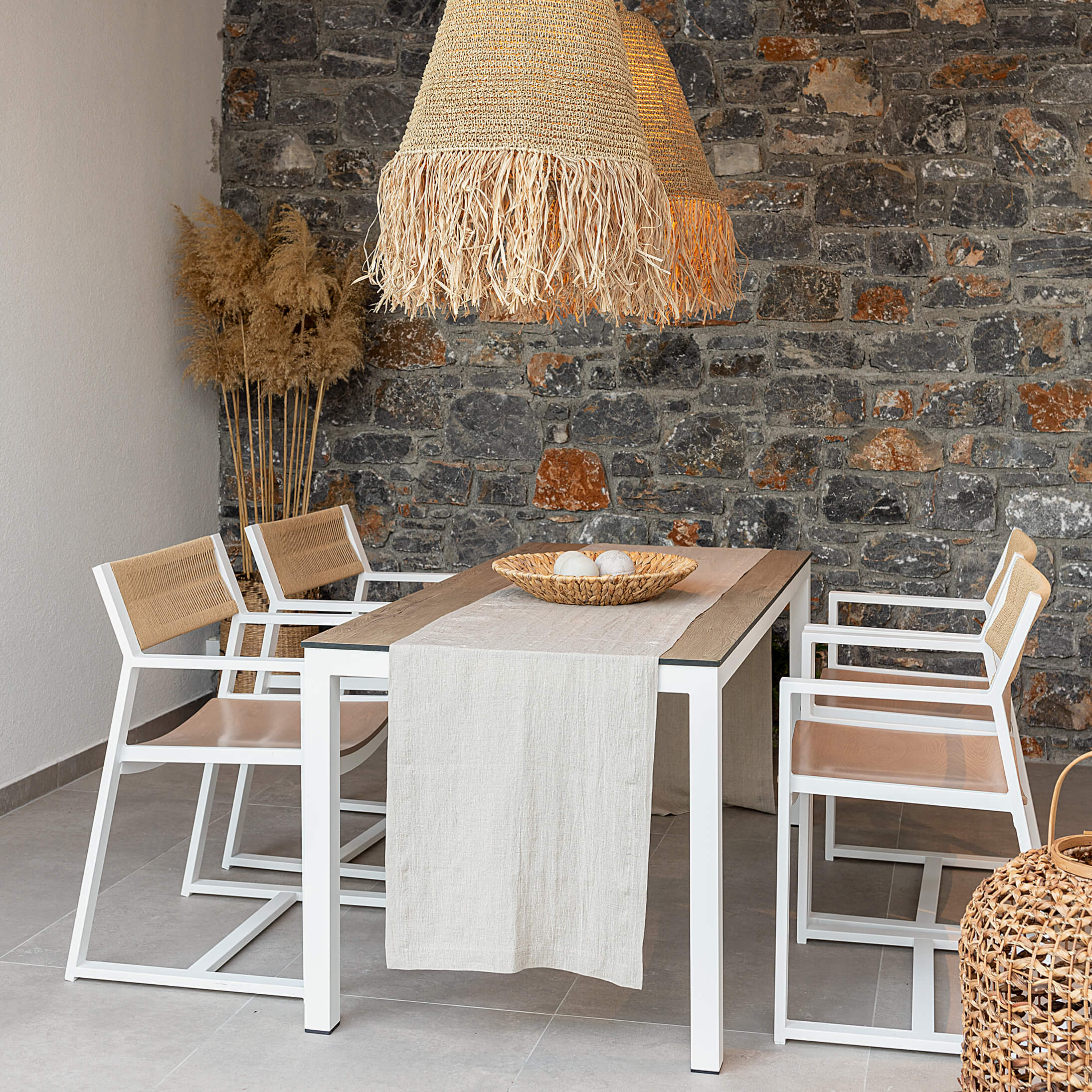 Give your table a touch of distinction and decoration with our unbleached linen table runner. Use the table runner on its own or combine it with a linen tablecloth, placemats or napkins.