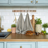 The unbleached linen tea towels made of natural linen are durable, making them the ideal companions for your daily culinary adventures. Carefully crafted, our linen tea towels are not only practical but also add colour and sophistication to your kitchen.