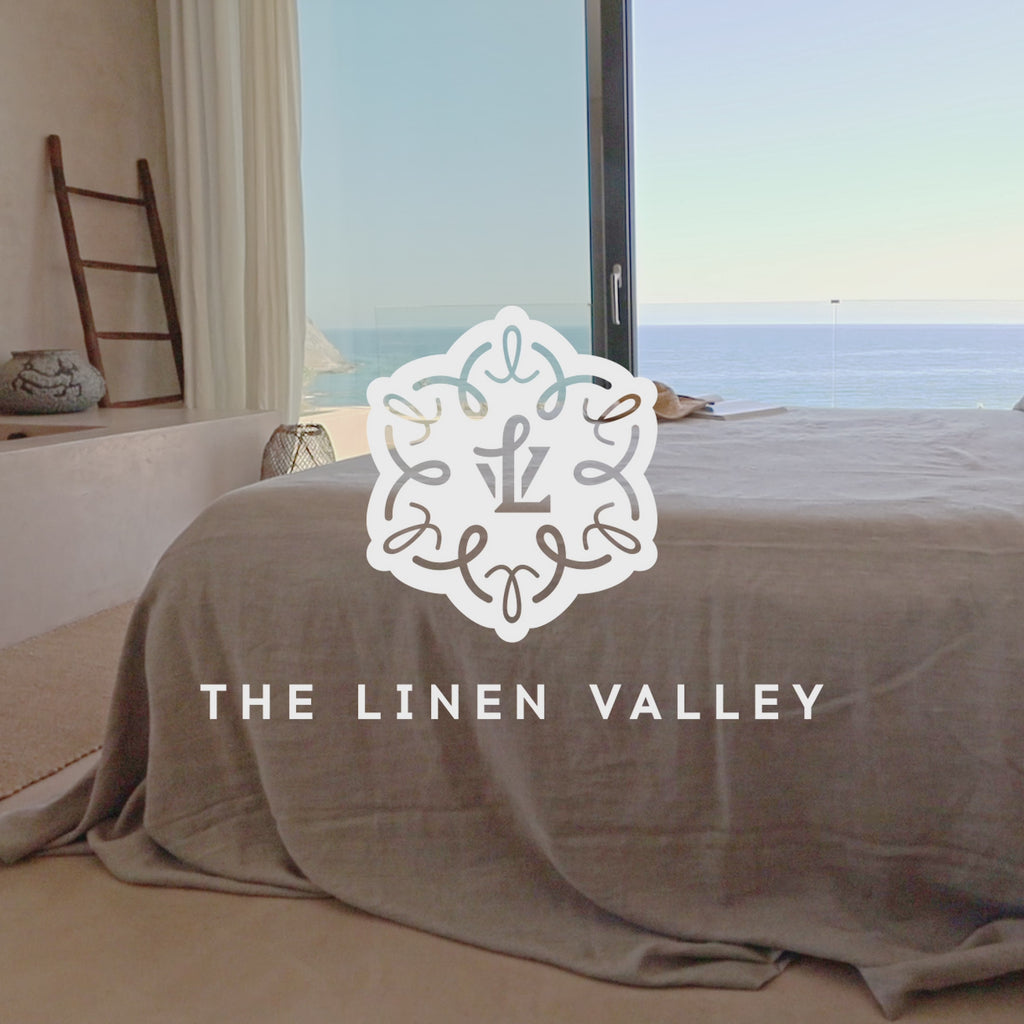 Rustic unbleached linen bedspread has been carefully designed to suit a wide range of interior styles and blend perfectly in both classic and contemporary home spaces.Our linen bedspreads are extremely versatile and complementing different interiors.