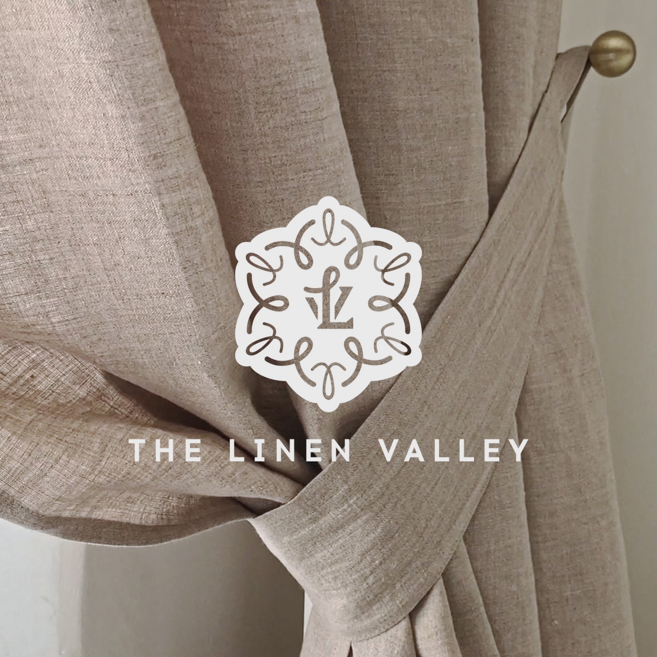 Our natural unbleached linen curtain tie-back is the perfect solution for keeping your curtains looking neat and stylish. Made from the highest-quality European linen, they offer durability and a luxurious feel.