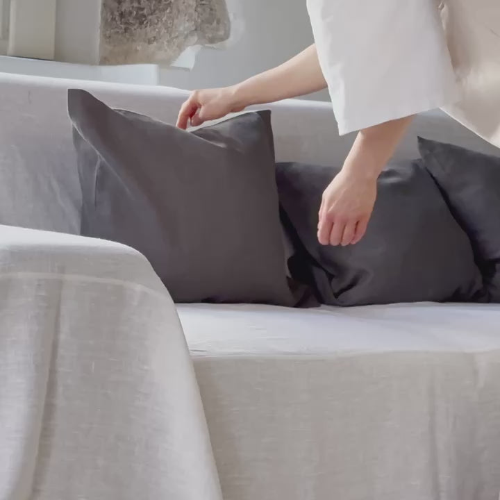 Charcoal grey pillows would fit interiors from minimalist to classic, from Scandinavian to country style. Mix and match the colours of the pillow shams and create a unique atmosphere at home.