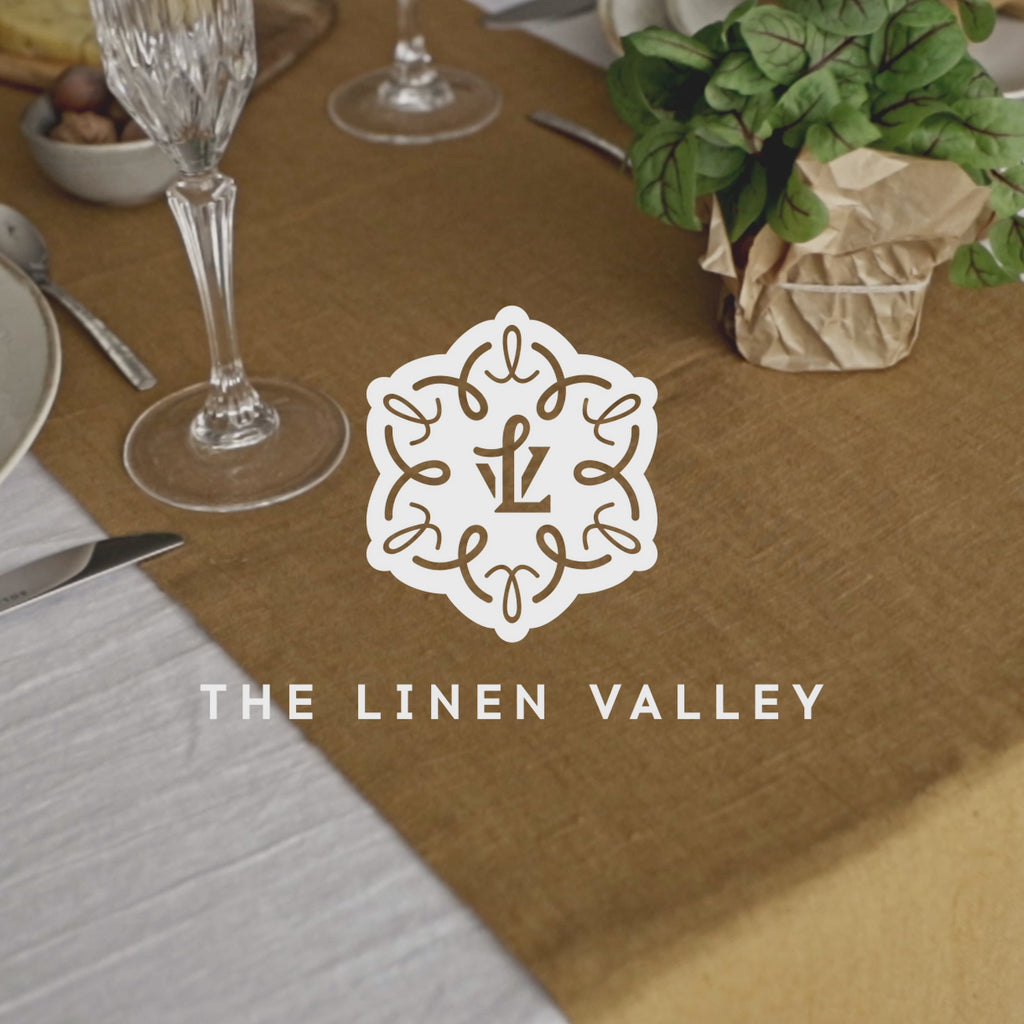 Give your table a touch of distinction and decoration with our amber yellow linen table runner. Use the table runner on its own or combine it with a linen tablecloth, placemats or napkins.