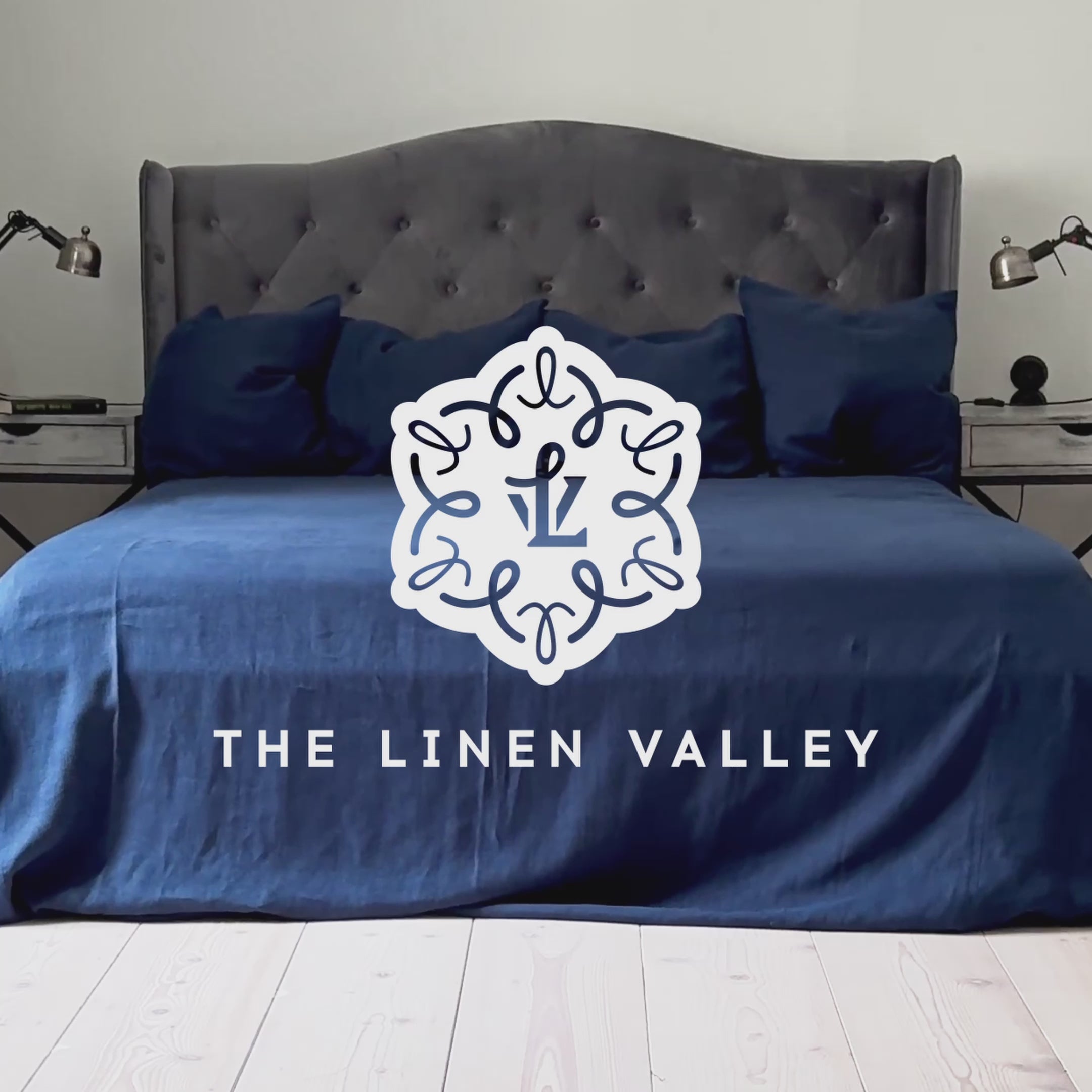 Navy blue pillows would fit interiors from minimalist to classic, from Scandinavian to country style. Mix and match the colours of the pillow sham boldly and create a unique atmosphere in your home.