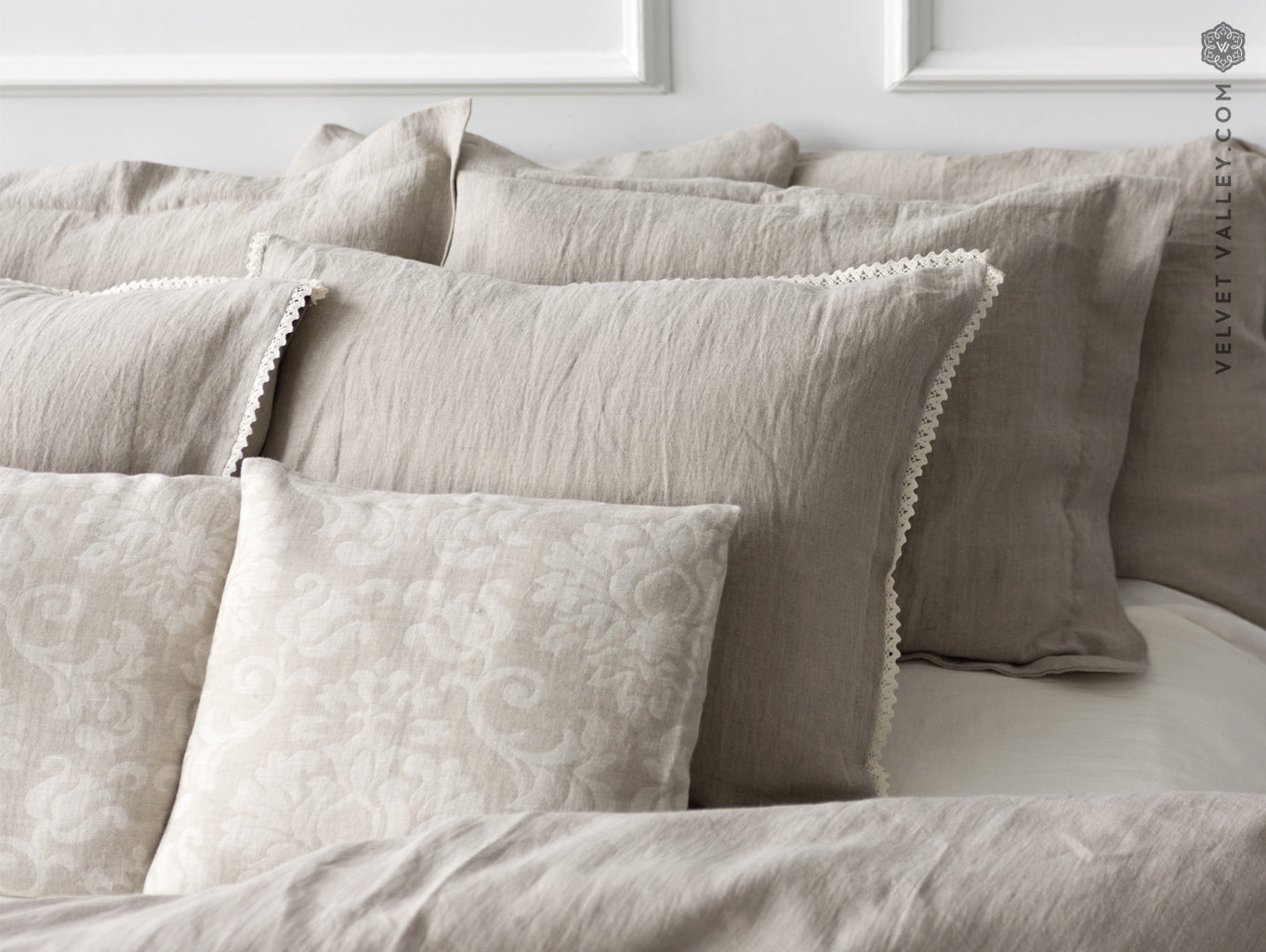 Stonewashed unbleached linen Oxford pillow - Velvet Valley