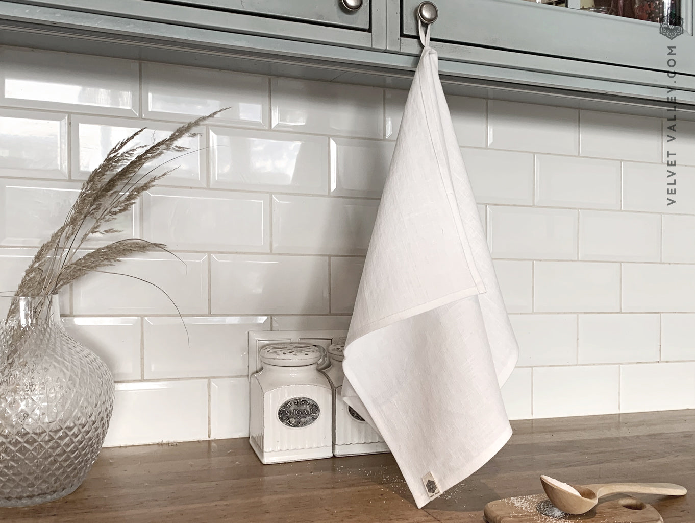 Optical white linen tea towel - Velvet Valley
