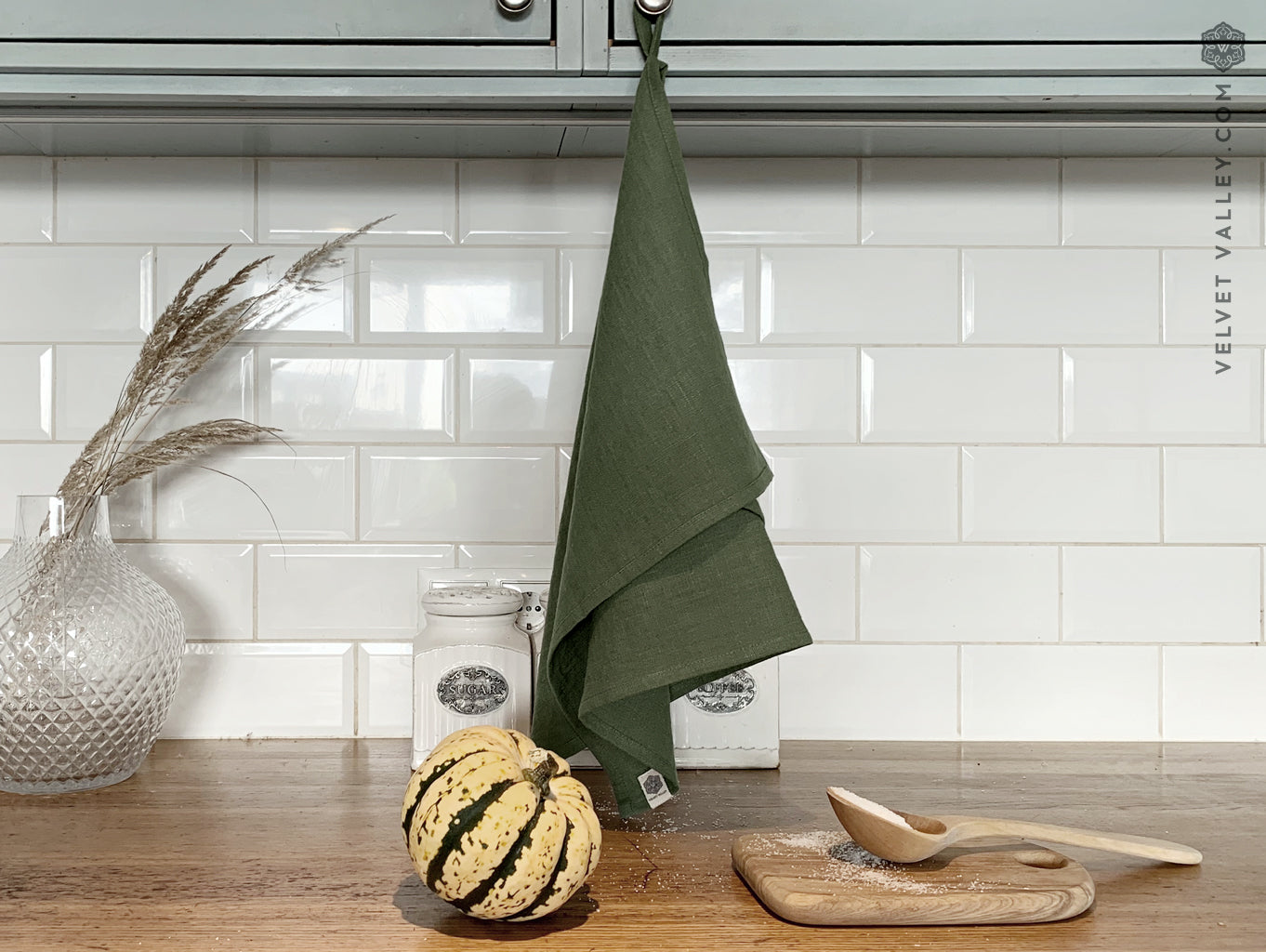 Linen moss green tea towel - Velvet Valley